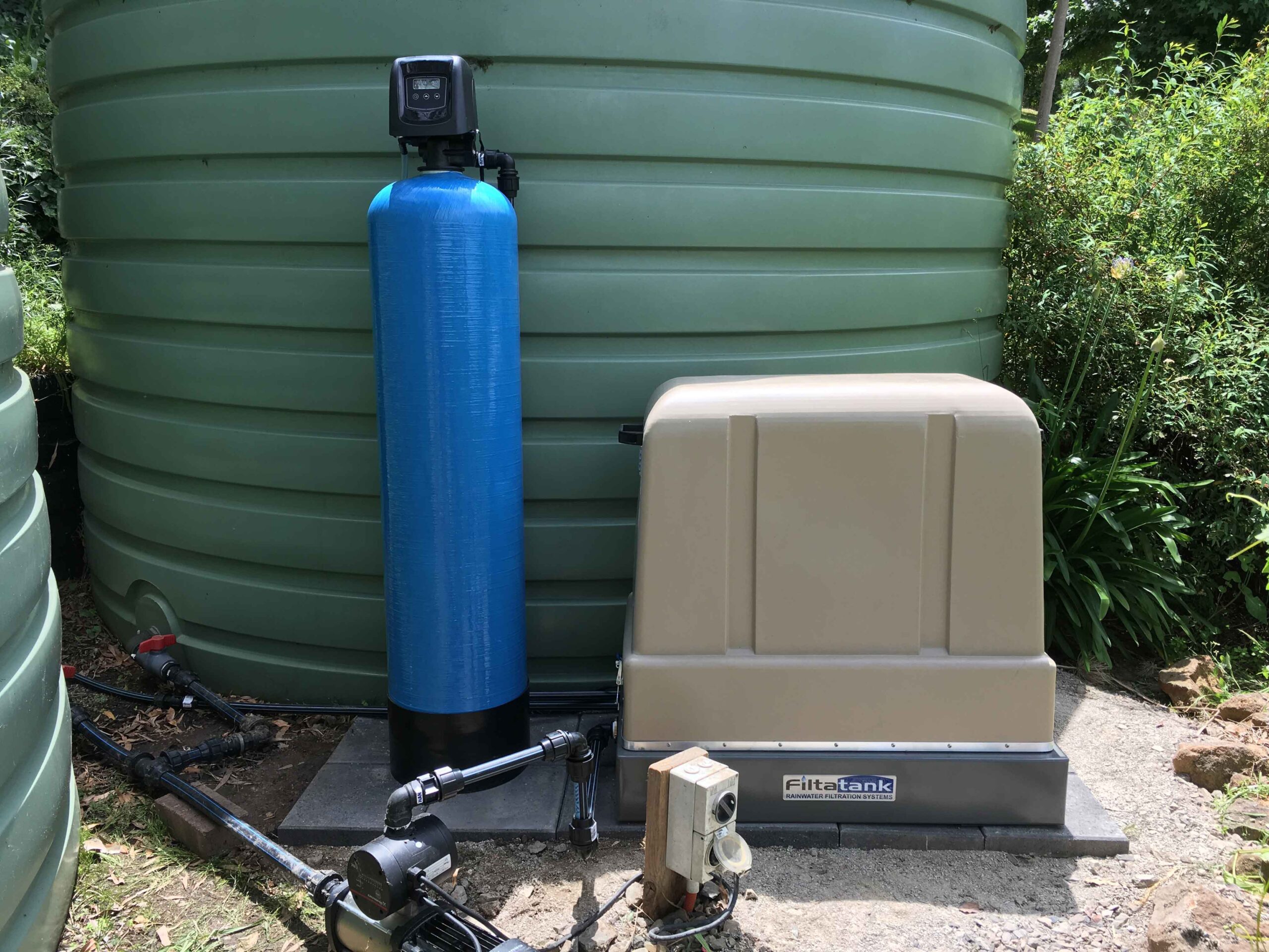 CA2-Tannin-filter-installed-by-rainwater-tank